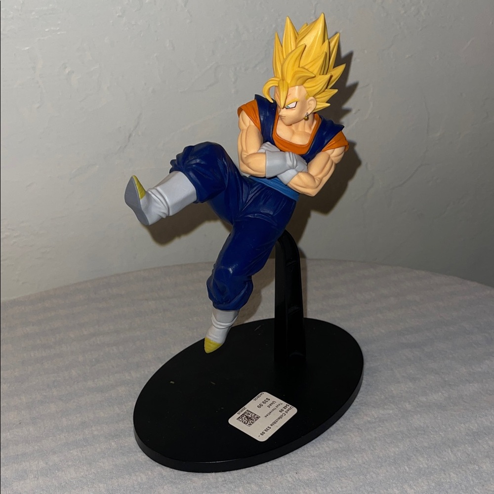 Dragon Ball Z Match Makers Super Saiyan Vegito Figure